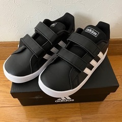 値下げ中【新品未使用】adidasキッズシューズ16cm