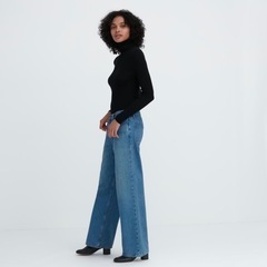 ユニクロ バギージーンズの画像