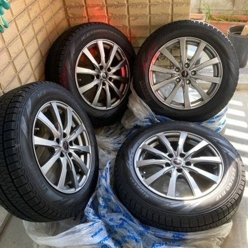 スタッドレスタイヤ　225/60/R17