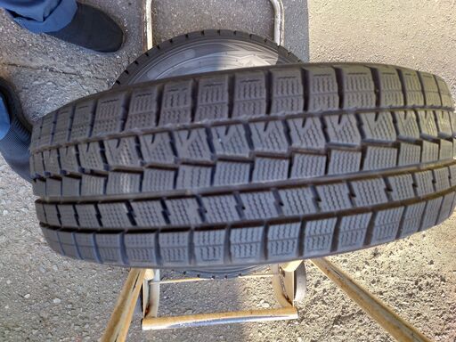 ダンロップ VW01 175/65R15 中古スタッドレスタイヤ 4本セット 工賃込み