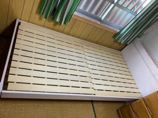 白の木製シングルベッド　※取引対応中