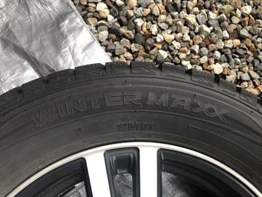 ダンロップ（DUNLOP）スタッドレスタイヤ