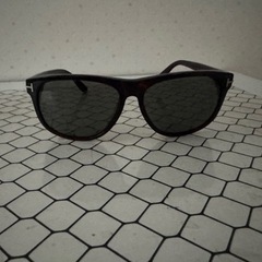 美品　トムフォードサングラス
