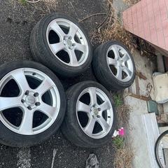 車のパーツ タイヤ、ホイール
