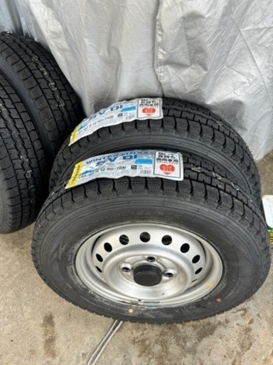 軽トラ　軽バン用　新品　ダンロップスタッドレス