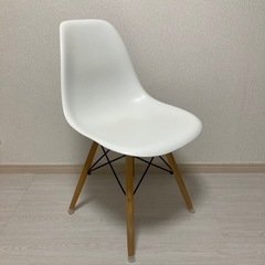 椅子　ホワイトの画像