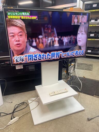 リサイクルショップどりーむ荒田店　No9033 液晶テレビ　４０形　シャープ　２０１７年製　リモコン付き♪　スタンド一体型でオシャレ♪　テレビ台いらずでスッキリ♪　無線LAN内臓でネット接続可能♪