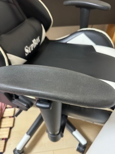 美品　ゲーミングチェア　オットマン付き