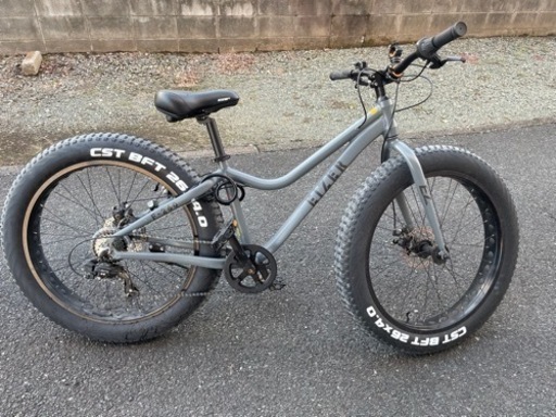 ファットバイク　自転車　極太タイヤ4インチ