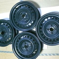 ホンダフィット e:HEV 純正スチールホイールの画像