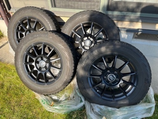 お取引中　ブリヂストン　ブリザック　スタッドレスタイヤ　アルミ付き　215/60R16