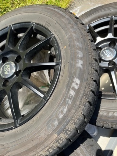 お取引中　ブリヂストン　ブリザック　スタッドレスタイヤ　アルミ付き　215/60R16