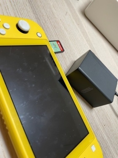 ニンテンドー　Switch lite イエロー　あつまれ動物の森