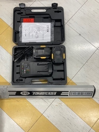 中古品 □ トモサダ 電動マジックタンバー VS-Ⅲ型-1300 □ 窓 □ ITLN8R789MV4