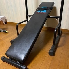 懸垂、腹筋マシンの画像