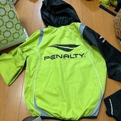 値下げしました！PENALTYシャカシャカ上下165cmの画像