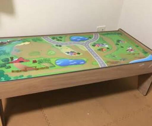トイザらス　プレイテーブル