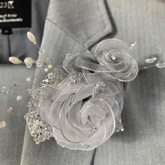 コサージュ（グレー）の画像