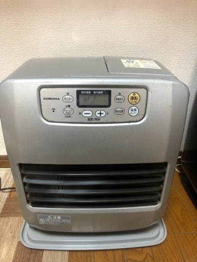 お譲り先決まりました。石油ファンヒーター➕ポリタンク➕ポンプ