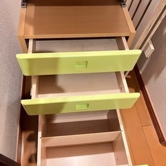 子供机の袖机（キャスター付き）の画像