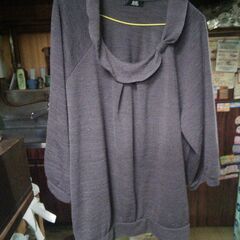 ＲＹＵＲＹＵの茶色のセーターです。売ります。