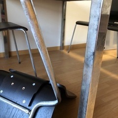 【決まりました】無料　ダイニングセット　ダイニングテーブル　イス四脚の画像