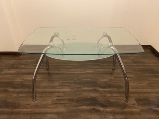 ダイニング　ガラステーブル