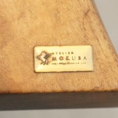 一枚板テーブルの製造販売を行っている国産家具ブランドATLIER MOKUBA(アトリエ木馬)によるウォールナット無垢材 カフェテーブル。存在感のあるシルエットながら空間に優しく溶け込みます！DK222の画像