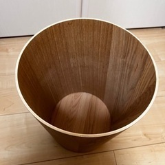 ほぼ使用していないゴミ箱の画像