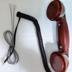 レトロな壁掛け電話、ボトムライト付きのオールドファッションクラシックヴィンテージ電話(赤胴)の画像