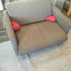 2人がけソファ ハートクッション付き