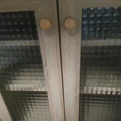 キャビネットと収納棚のセットの画像