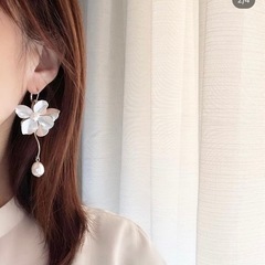 ウェディングピアスの画像