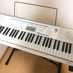 電子キーボードとスタンドセット！！の画像