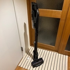 取引中　掃除機 充電式サイクロンスティッククリーナー SCD-R1P モップ付き ハンディの画像