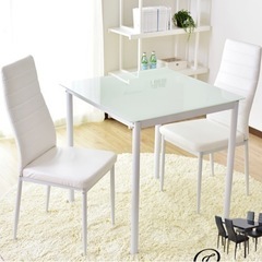 ダイニングテーブルの画像