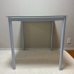 ダイニングテーブルの画像