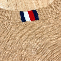 TOMMY HILFIGER アイコン セーター キャメルの画像