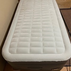 INTEX エアーベッド  シングル  電動 で一瞬でベットに早...