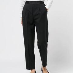 新品！ストライプタック入りテーパードパンツ