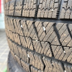 175\65r14 スタッドレスタイヤの画像