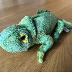 アメリカで入手 リアルな質感のカメレオンのぬいぐるみの画像