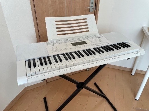 美品　電子ピアノ　カシオ