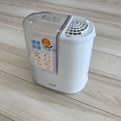 アイリスオーヤマ 加湿器 ホワイト スチーム式(加熱式) 加湿量...