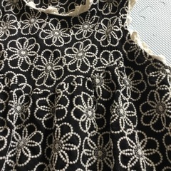 刺繍　ノースリーブの画像