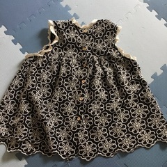 刺繍　ノースリーブの画像