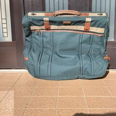 スーツバッグ（未使用）衣装を入れて車のトランクなどで運ぶのに便利