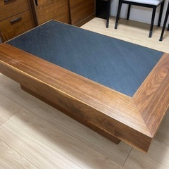 定価13万円　硯とウォルナットのセンターテーブル