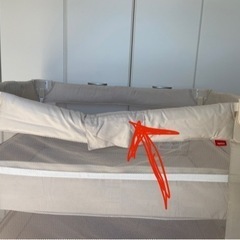 値下げ★Aprica折りたたみベビーベッドの画像