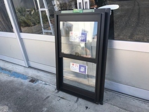 YKKAP 社　上げ下げ窓　複層硝子　在庫品